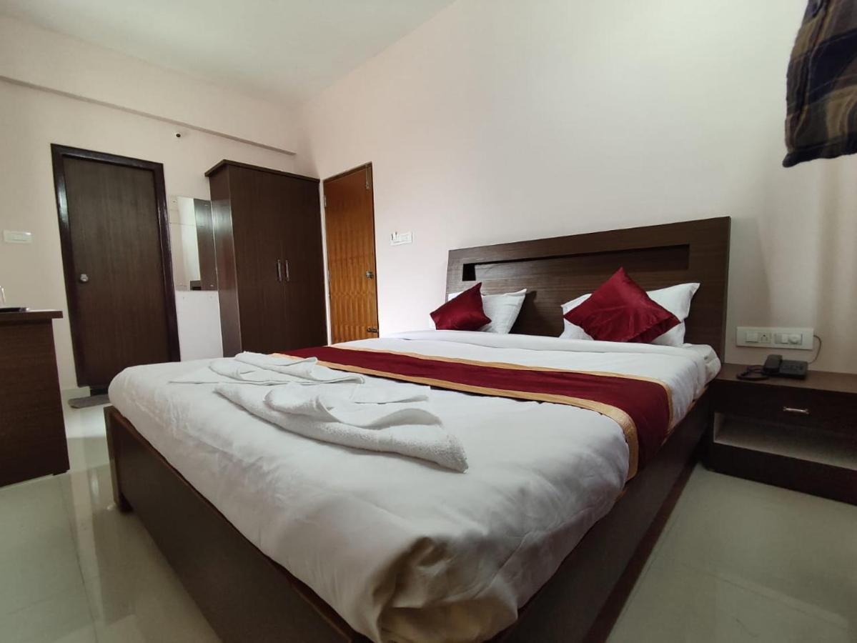 Hotel Royal Suites Bangalore Exterior foto